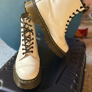 Dr.Martens boots